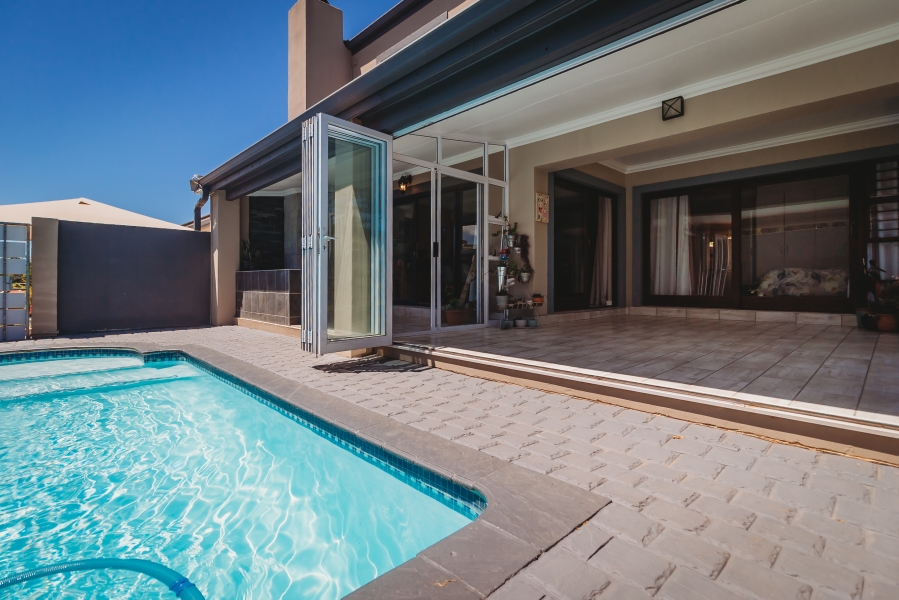 5 Bedroom Property for Sale in Panorama Western Cape